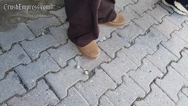 Candid Snail Crush 14