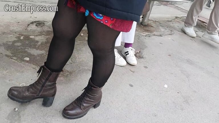 Candid Snail Crush 15