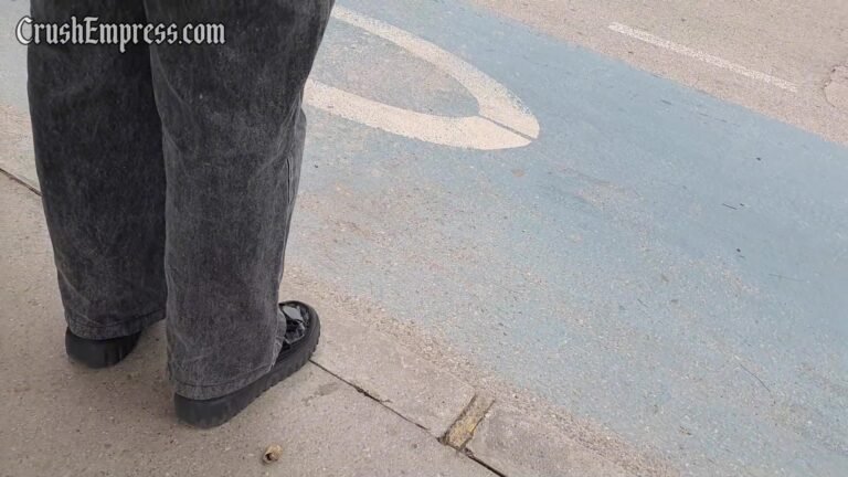 Candid Snail Crush 2