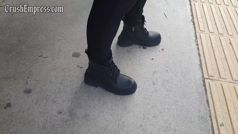 Candid Snail Crush 22