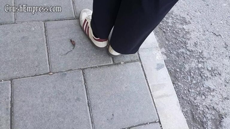 Candid Snail Crush 25